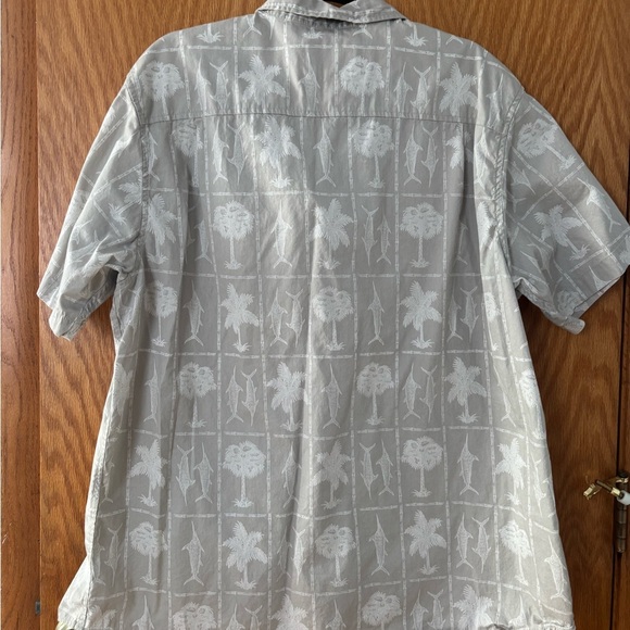 Men’s Button Up - Picture 4 of 4